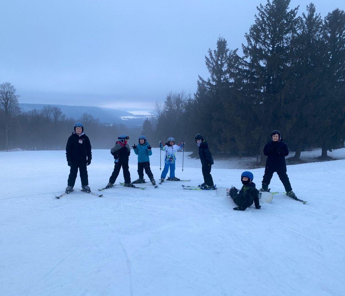 AlyssaCristaldi's tweet photo. Another great year for MRE Ski Club!❄️ #teamMRE https://t.co/62J2GkoWi6
