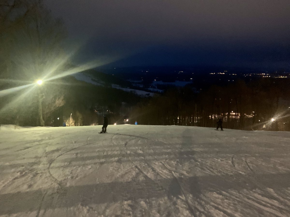 AlyssaCristaldi's tweet photo. Another great year for MRE Ski Club!❄️ #teamMRE https://t.co/62J2GkoWi6