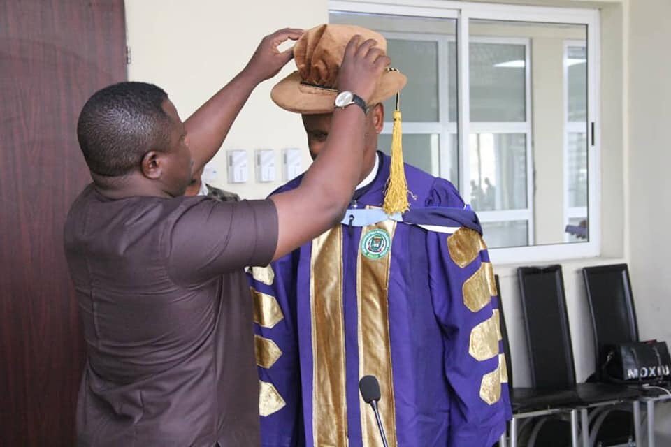 Ephraim_Inyang's tweet photo. Now fellow of Charterd Institute of Public Resources Management and Politics, Ghana.
I dedicate this induction/Award, first, to my boss and Governor Mr. Udom Emmanuel for giving me the opportunity to serve and support him. https://t.co/GGW2PxBek8