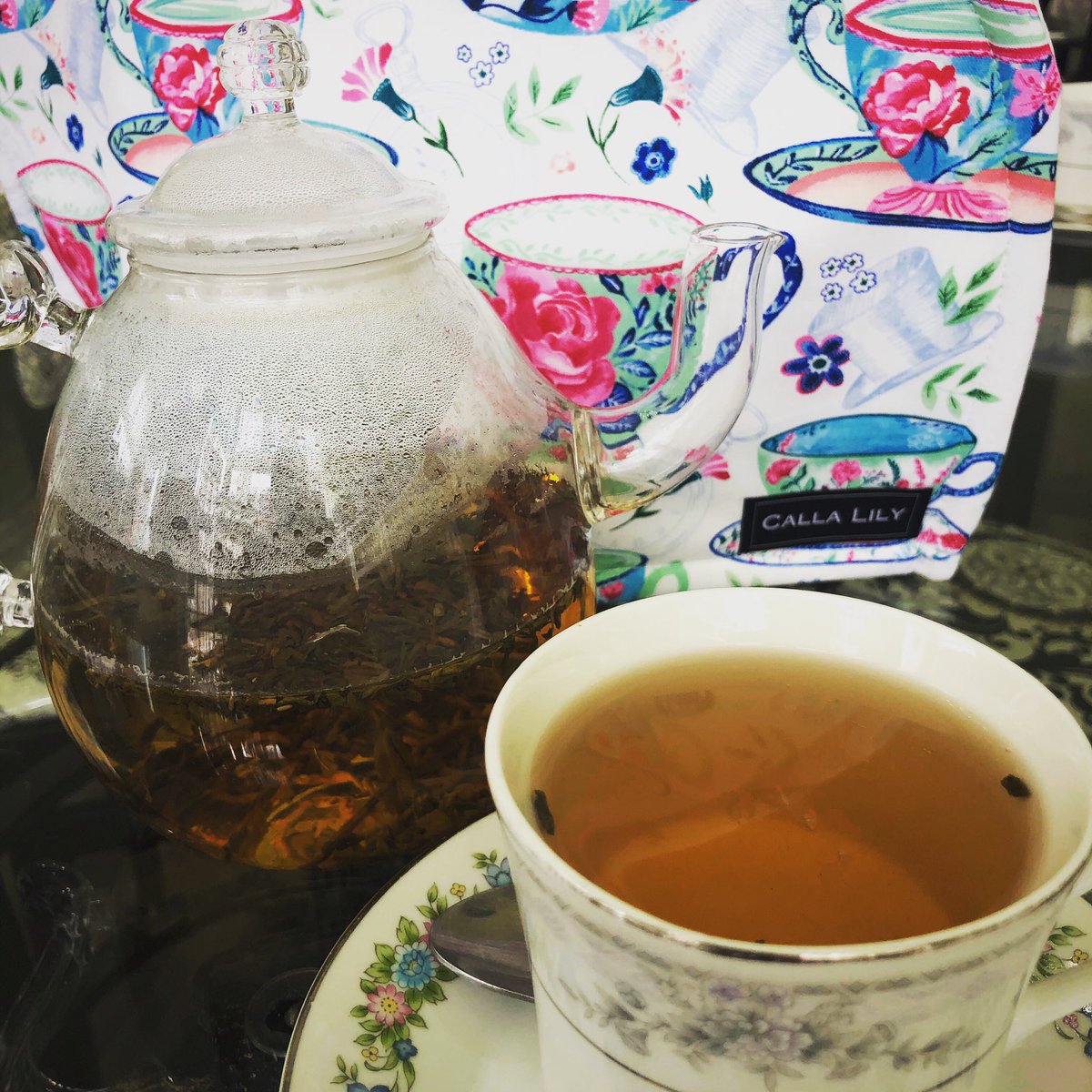 CallaLilyBridal's tweet image. Stop in and grab a cup of our new sets offering, Jasmine Tea. It is a green tea scented with Jasmine. You get all the health benefits of green tea with the added smoothness of a hint of Jasmine.
