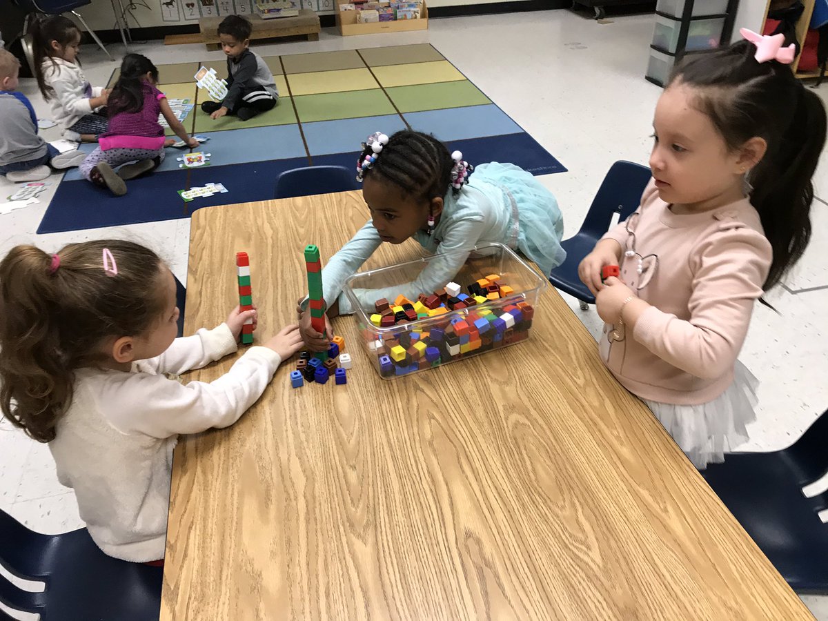 davis_fam's tweet photo. Math groups during small group requires you to work well together in #MrsDavisPreK @Falling_CreekES @CCPSPreschool https://t.co/ja1YpP8UTX