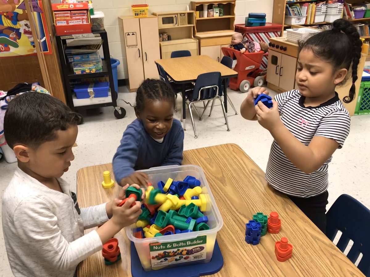 davis_fam's tweet photo. Math groups during small group requires you to work well together in #MrsDavisPreK @Falling_CreekES @CCPSPreschool https://t.co/ja1YpP8UTX