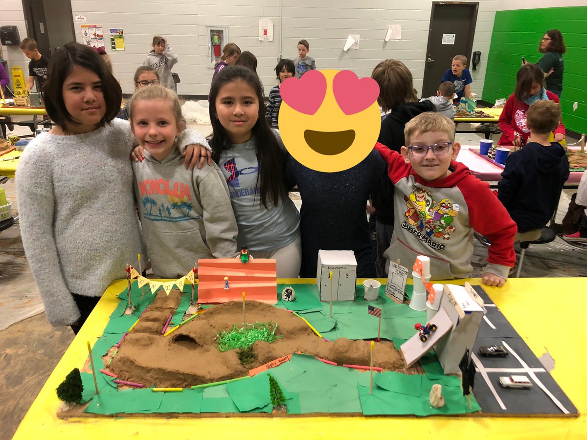ktcmitchell's tweet photo. Just wrapped up our BMX Track Model Program, and our students are so proud of their work! 🚲🚲🚲 @HumbleISD_GTE https://t.co/3oakyKVsp1