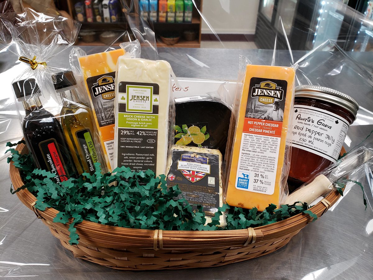 Custom made basket for the weekend! Always available to chat of different options for gifts :)