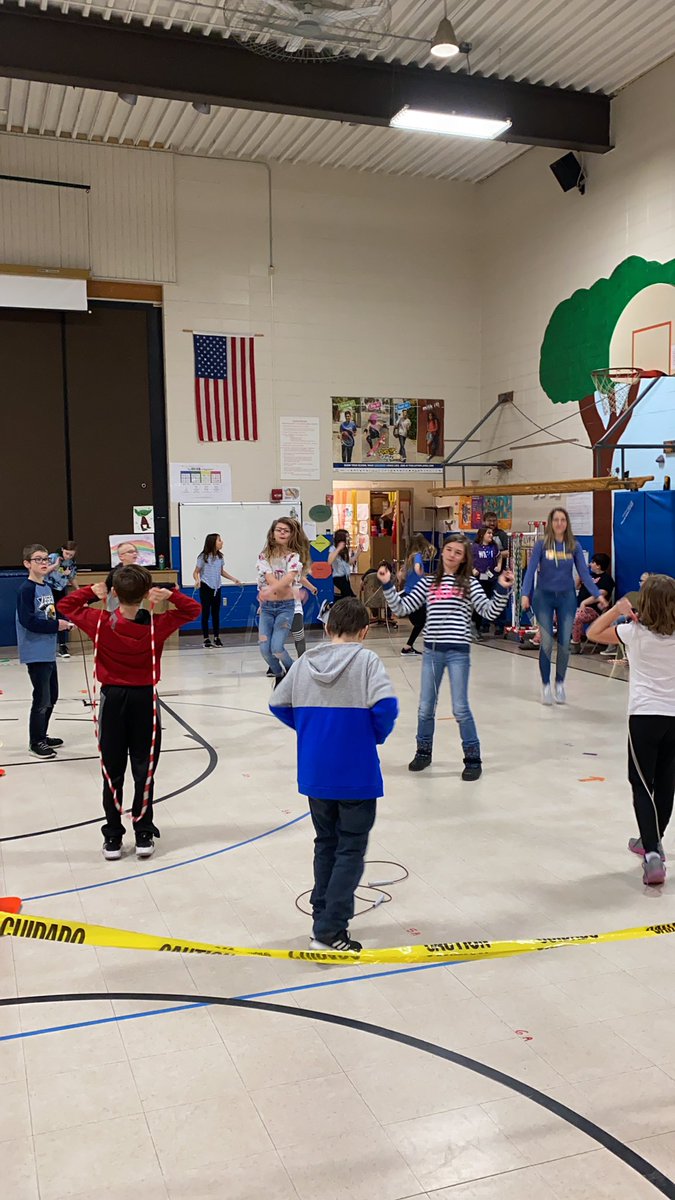 Stigs5's tweet photo. 5th grade crushing the short rope station!  GO Mrs. Creasey! #teamlowell https://t.co/xIdsE6kL7p