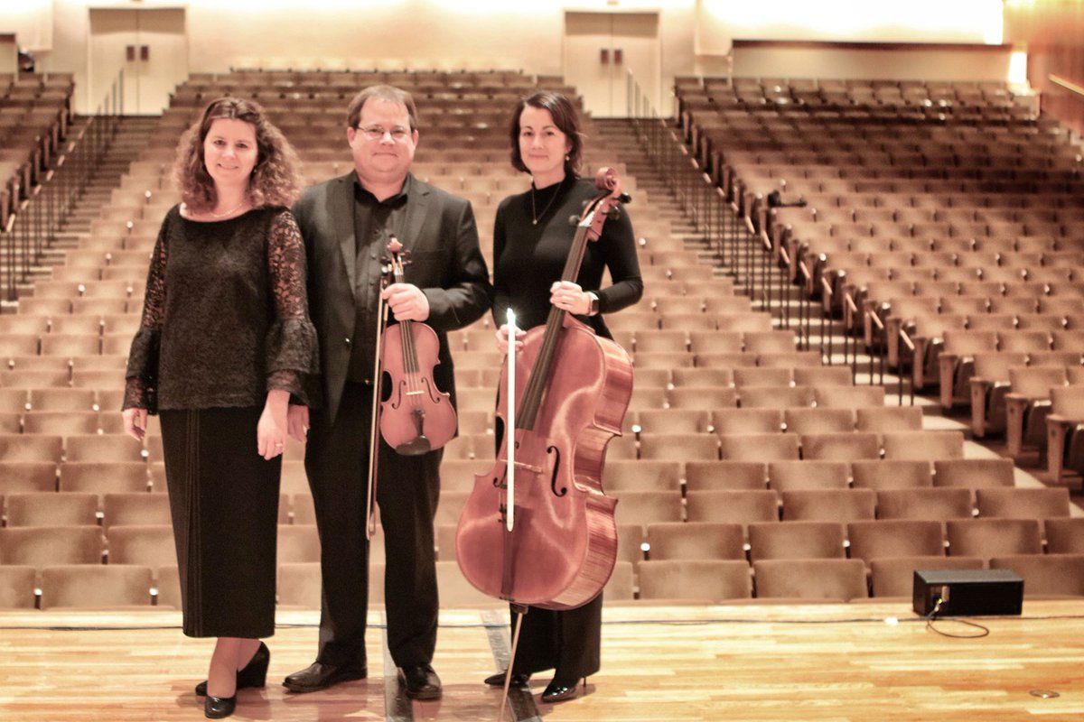 The Middleburg Concert Series Presents “Russian Reflections” w/ The Illinois Arts Trio on Sun., March 22nd. For more info & ticket info. middleburgconcerts.com , call 540-592-1660, email info@myhcva.com. #myhcva @NatSymphonyDC #classicalmusiclovers #winelover @gianandreanoseda