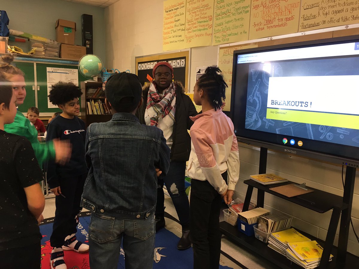 BaumerPES's tweet photo. Thanks to our partners @ElevatePortland for hosting Backpack Defense workshops today! 5th grade Ss learned presentation skills from some rockstar @uofl students. #JCPSbackpack #PortlandGrows @portlandjcps https://t.co/4vpaV4WgUJ