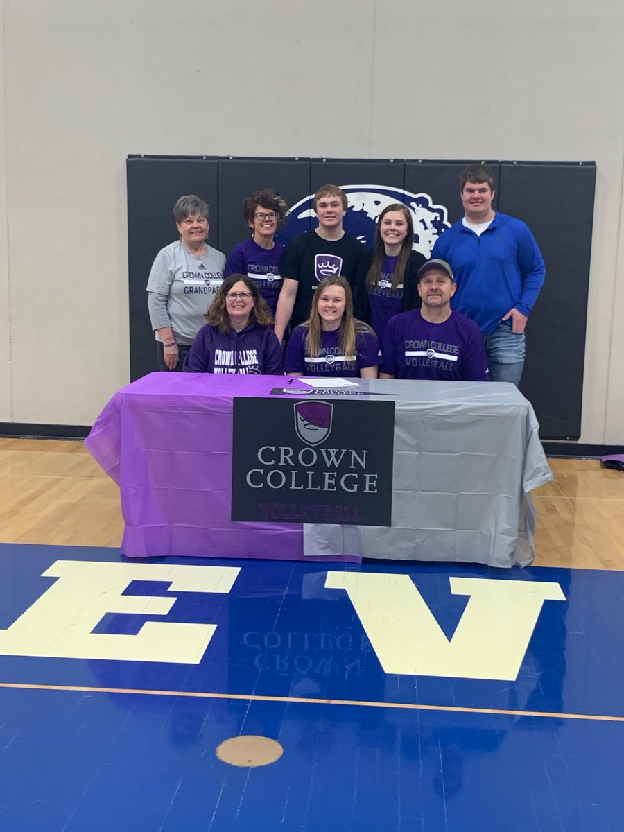 laker_events's tweet photo. Kaitlin Fischer signed her letter of intent to play volleyball next fall for Crown College. Congrats Kaitlin!! https://t.co/vYdZH3GrWq