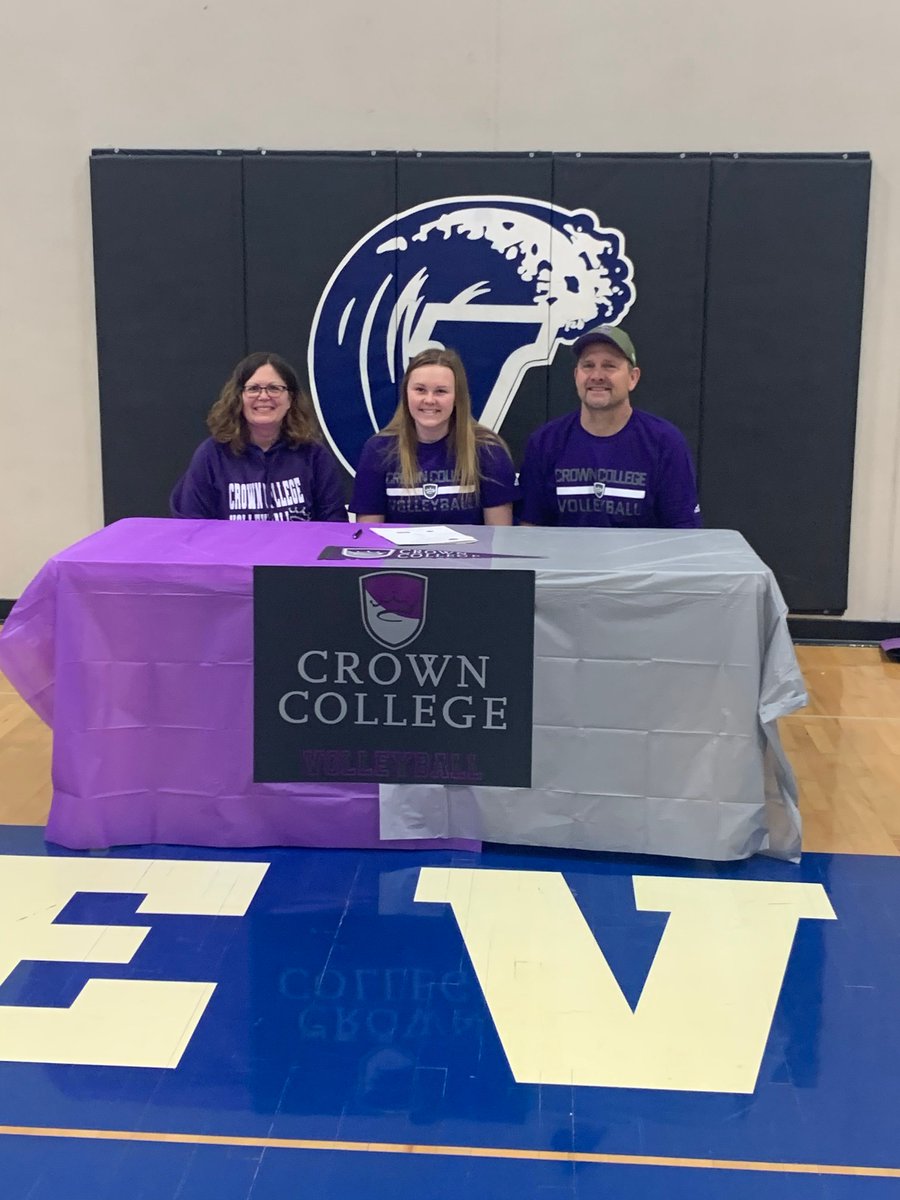 laker_events's tweet photo. Kaitlin Fischer signed her letter of intent to play volleyball next fall for Crown College. Congrats Kaitlin!! https://t.co/vYdZH3GrWq