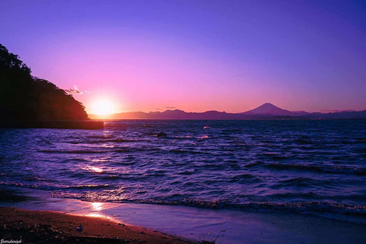 surudenise's tweet photo. Mount Fuji Sunset https://t.co/HBMY6xS4ed