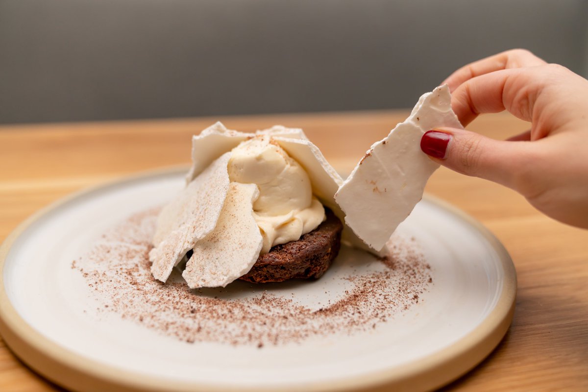 Diez y Seis tweet media