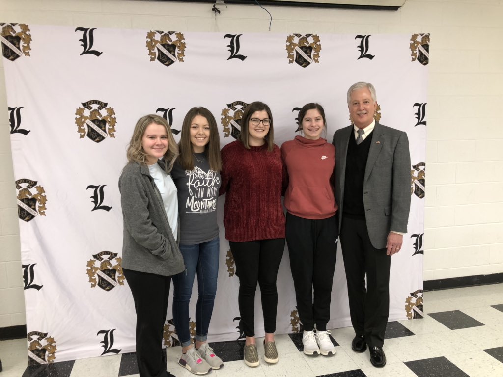 vutnerabIe's tweet photo. Super proud of these awesome @LorettoHigh Students That Work! It was so fun honoring you guys today! #WorkEthicsMatter #ProudCTEDirector https://t.co/70LF8DDVeE