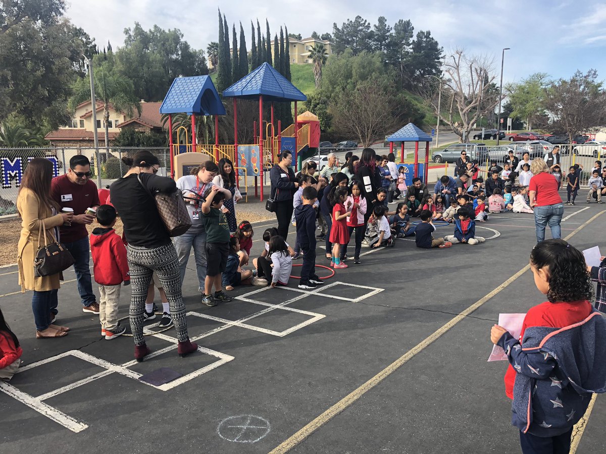 CJM_Matadors's tweet photo. IB Kinder Family Learning Friday! Today’s lesson is Play with a Purpose #OpenMinded #RiskTaker #Balanced #IBAttributes #LearnThroughPlay https://t.co/tksxJLuAq3