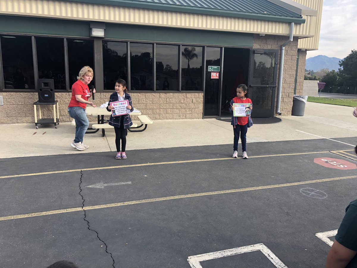 CJM_Matadors's tweet photo. IB Kinder Family Learning Friday! Today’s lesson is Play with a Purpose #OpenMinded #RiskTaker #Balanced #IBAttributes #LearnThroughPlay https://t.co/tksxJLuAq3