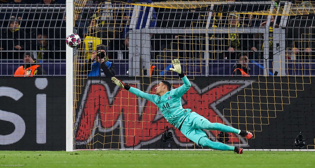 ActuFoot_'s tweet photo. 🔴 OFFICIEL ! Le missile d'Erling Braut Håland est élu plus beau but de ces huitièmes de finale aller de Ligue des Champions ! ☄️ https://t.co/QFVuqvhto6