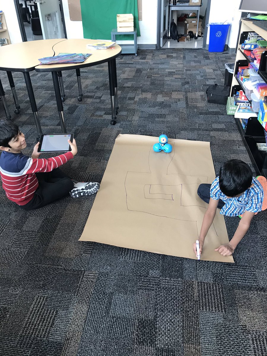 GradeWilliams's tweet photo. Learning how to give directions using robotics! https://t.co/GgyKafu43b