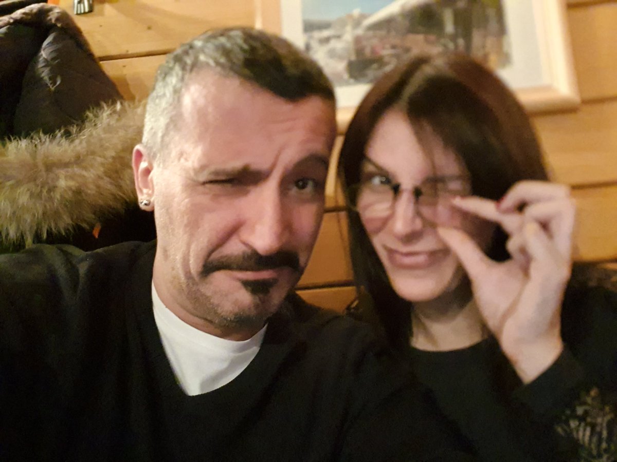 zlipevac's tweet photo. Uticajni tviterasi...😁 @Vidosavaa https://t.co/nDrFkEVYMl