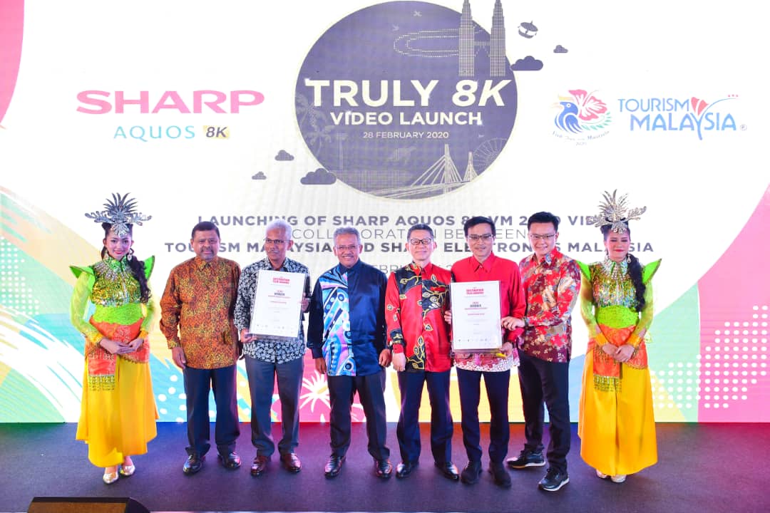 TourismMalaysia's tweet photo. TOURISM MALAYSIA AND SHARP LAUNCH AQUOS 8K VM2020 VIDEO COLLABORATION

For more info visit :
https://t.co/CVq19gRsgr

#VisitMalaysia2020 #VM2020 #MalaysiaTrulyAsia #SHARP8K https://t.co/zk6NkqTxts