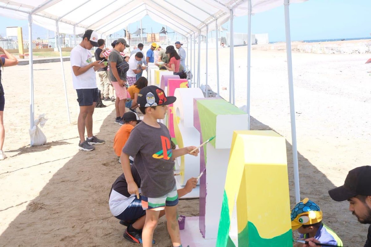 CreoAntofagasta's tweet photo. #YoCreoenAntofagasta❤️ Hoy nos sumamos a la actividad Toma-Té la Playa🏝Tod@s disfrutando de esta entretenida jornada pintando las letras de la ciudad😍 ¡Anímate!Te esperamos hasta 22:00 hrs, en Playa Las Almejas @Rechangueando #Antofagasta #cultura #identidad #articulación https://t.co/VsRUbnEjxD