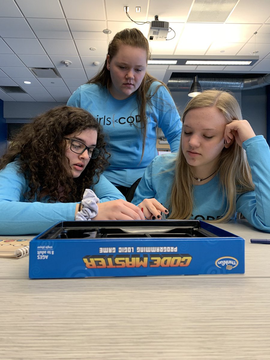 KSThilges's tweet photo. Getting some coding done today @HawkeyeSTEM @jeffdieken @AnthonyDVoss https://t.co/Yt8r24bW1L