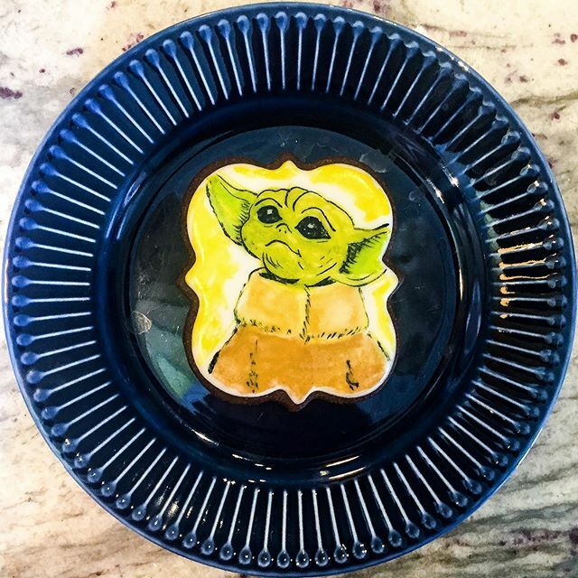 This cookie needs no introduction...... #BABYYODA 💚