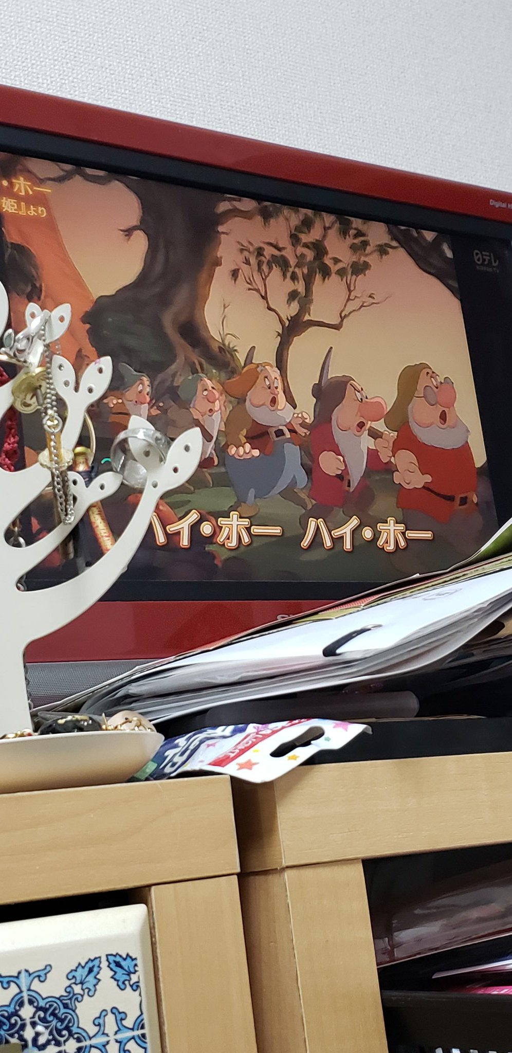 ｻｰﾋﾞｨ ディズニーアニメの初めの祖 いや アニメ映画の最初といえば 白雪姫 白雪姫は 実は パブリックドメインで 100均に Dvdが並んでたりします 応援上映してみたい 小人が 推しドワできるし 姫より お妃様