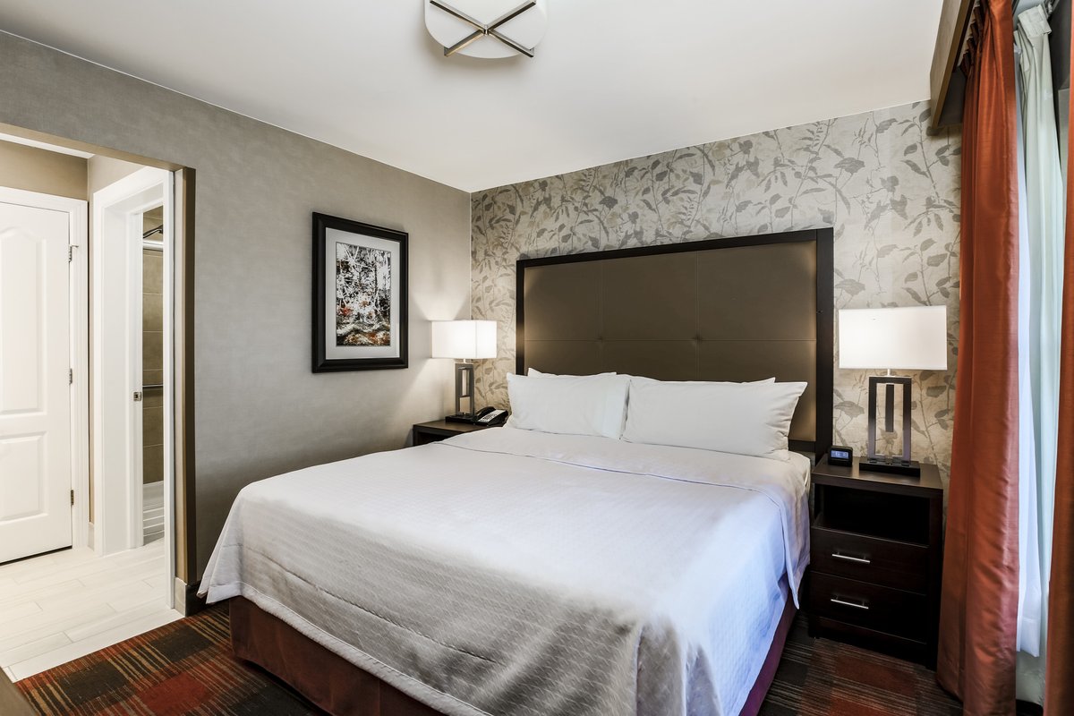 HomewoodNY's tweet photo. The weekend is just beginning- it's time to get comfy at Homewood Suites and relax! 😊 https://t.co/Su79dzMiPp