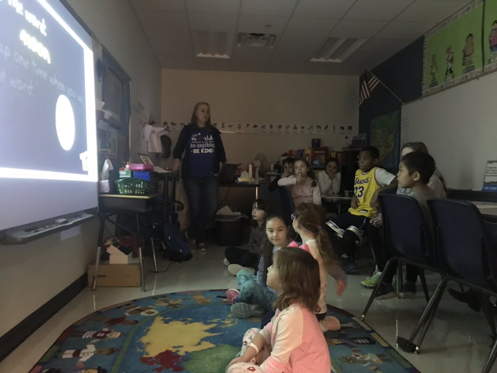 greenla35's tweet photo. Learning about Haiku poetry. YAC Day! @MorningsideES https://t.co/ted0GpsqIY