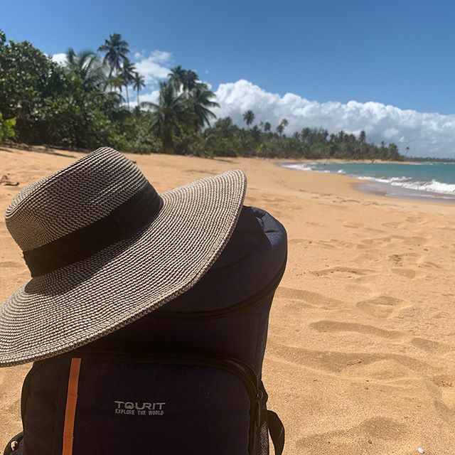 crimonrou's tweet photo. Sombrero y neverita. Estamos ready ✌️ #ibaallover #naa #aquisiemprehaysol #playiita #salao https://t.co/cckMOogNSD https://t.co/h0QoJUSRvd