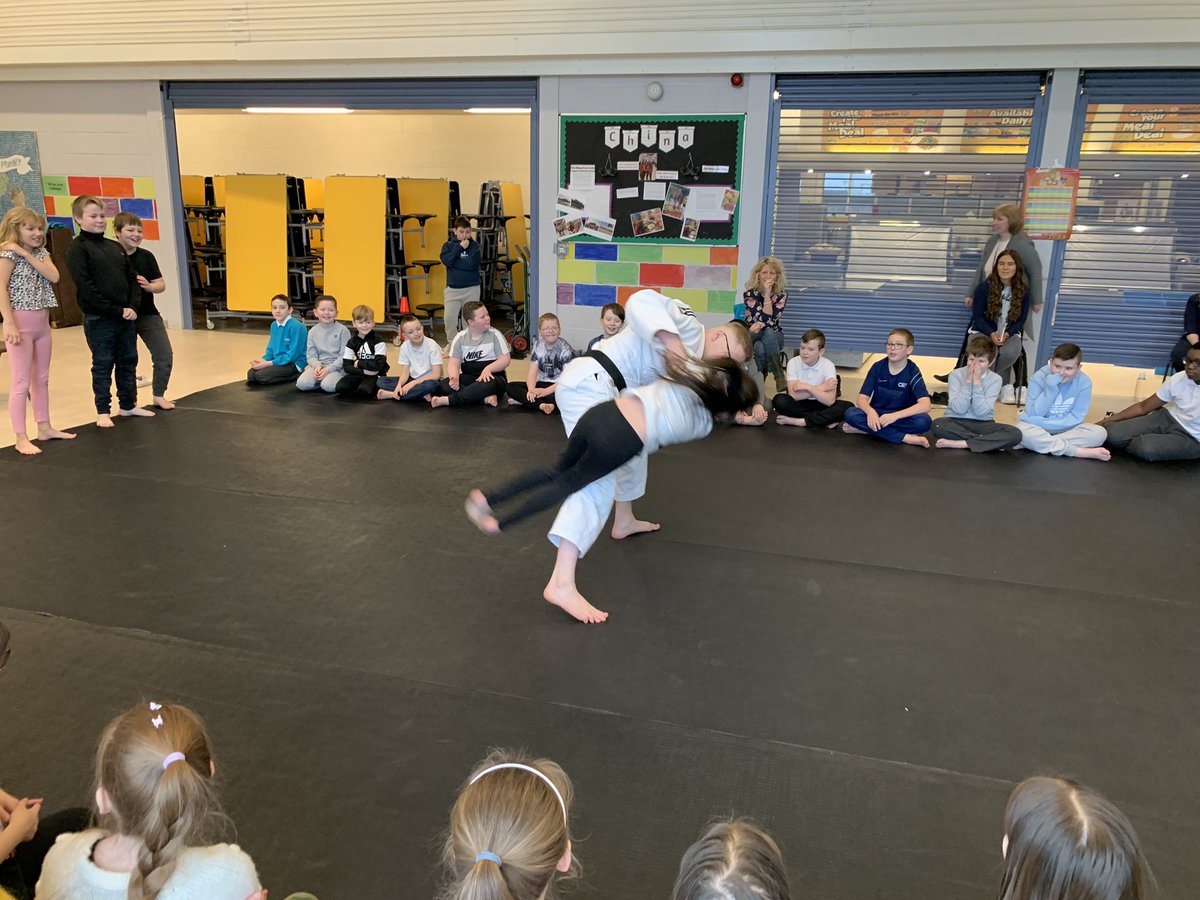 Today all of our pupils took part in judo taster sessions. P6 and P7 loved trying a new sport!