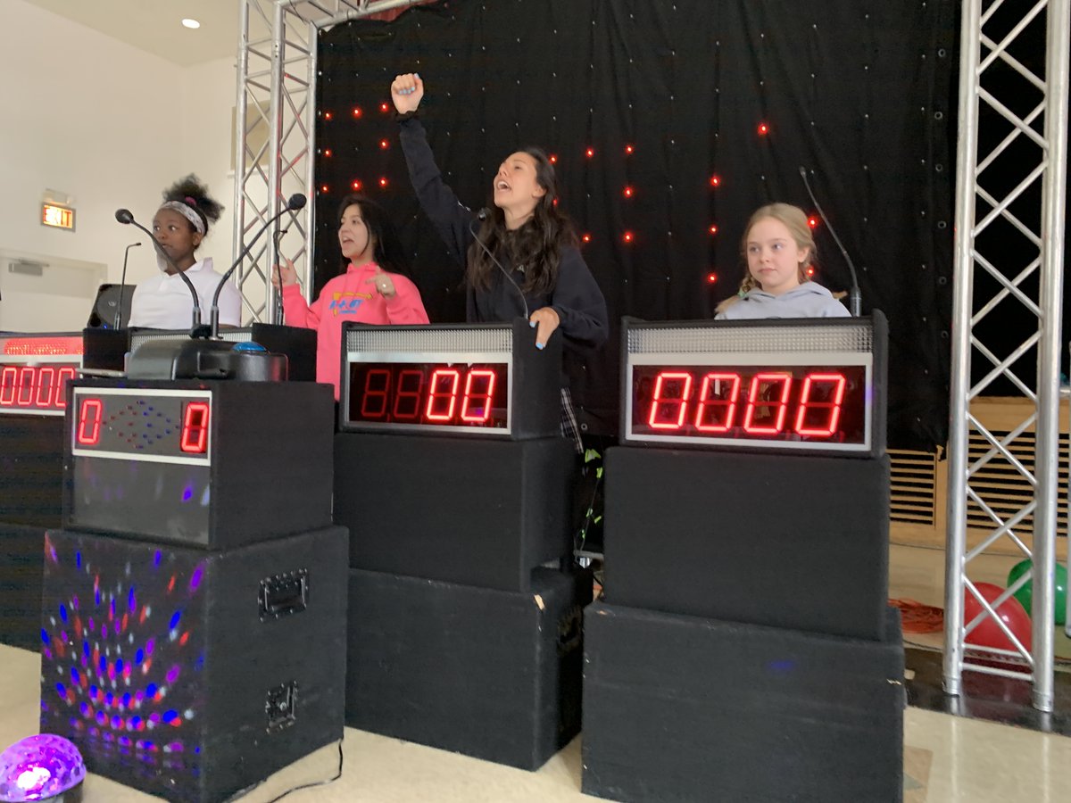 SacredHeartMI's tweet photo. Thank you @PEERSFdn for another worthwhile program, this time tackling the vaping epidemic w a "Reality Check" game show. Our Upper School &amp; Middle School for Girls students learned a lot &amp; had a blast. More photos: https://t.co/KuiSYEd9kl #ASHDifference #USGazelles #MSGGazelles https://t.co/ZWC4CwzOaw