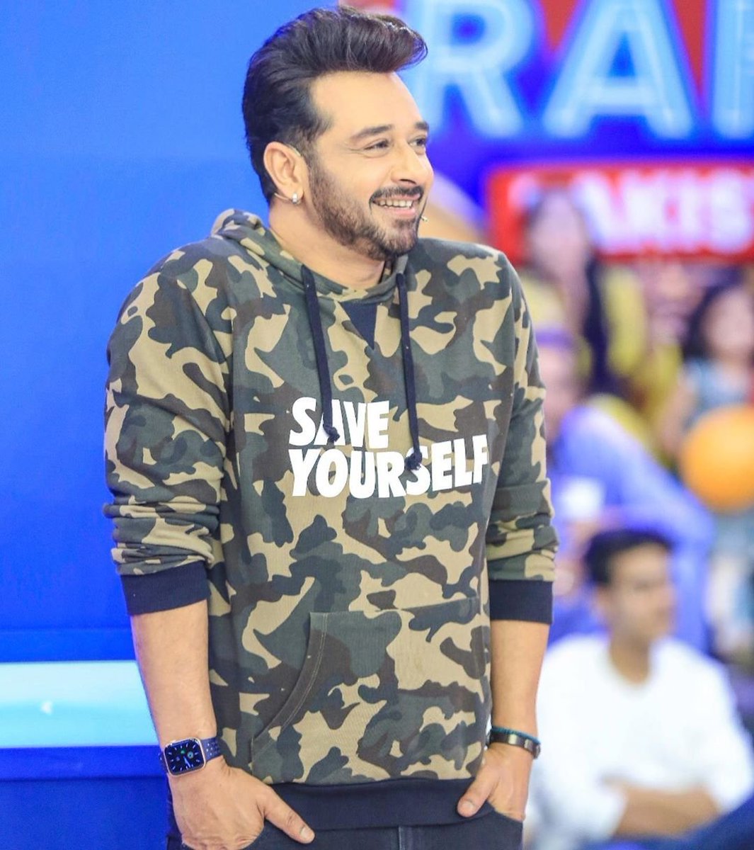 shenyfidai1's tweet photo. Thursday look of my favorite Host #FaysalQuraishi β€
Very Attractive very charming Evergreen #chocolateboy #kingofhosting πππ
#KhushRahoPakistan
Best Game show ever πππ»ππ» https://t.co/LhPlQUX4r2