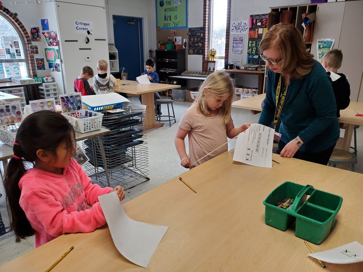 McGregorStudio's tweet photo. Opening fibers with 1st and 3rd today. Skill builder day with award winning quilter Denise Champine (thanks Mom!) #WayCreates @bhschools https://t.co/bztGe9KEhU