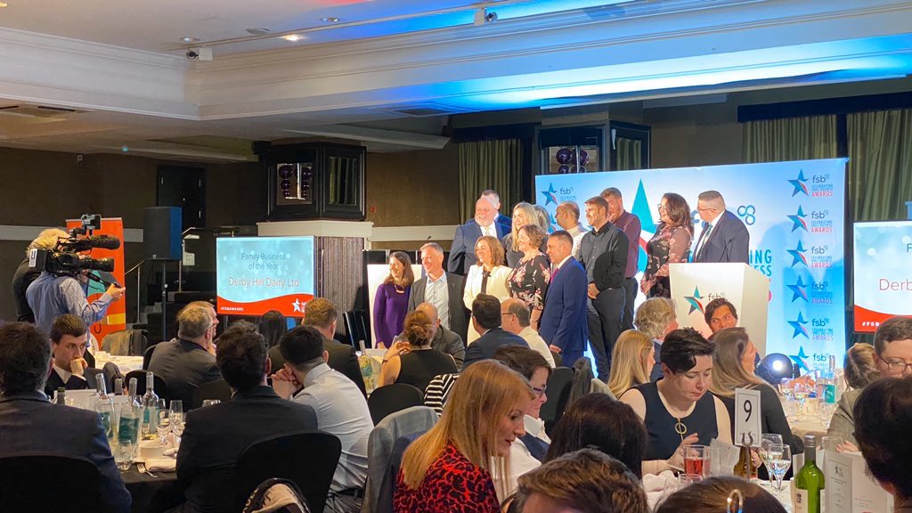 Well done to the last four winners at our #FSBAwards northwest this afternoon <a href="/BennettStaff1/">Bennett Staff - Award winning Recruitment Company</a> A Family’s Best Friend, Coaching Culture and <a href="/big5catering/">Big 5</a> 
I was delighted to present the award to Coaching Culture. Well done guys! 🏆🥂

#businessawards