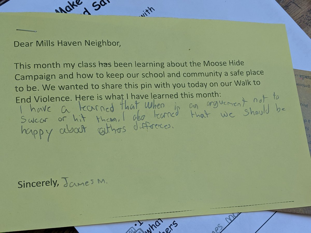 BearMhv's tweet photo. Our grade sixes participated in our Walk to End Violence today to end off our month working with the @Moose_Hide Campaign! We shared our Moose Hide pins and our teachings with our neighbours @MillsHaven! @eips https://t.co/5MUhC7hYFm