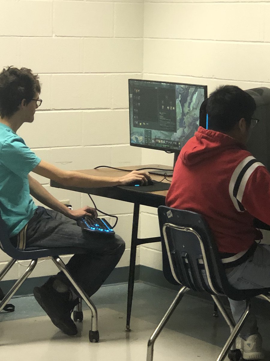 YandellsPlace's tweet photo. #eSports is in full effect at @RiderRaiders Giving all students opportunities #gamingisawesome @WFISDschools #DLDWFISD2020 @GamemasterEdu https://t.co/bsKiqyNi9u