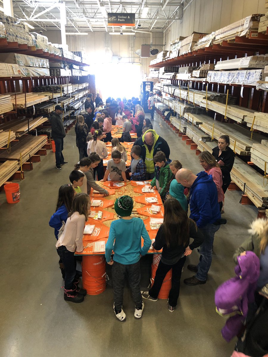 snyder_hd's tweet photo. What do you do when the school calls for help because their field trip was cancelled and 65 kids are disappointed?   You step up!   2769 to the rescue https://t.co/sdH3ODhcCz