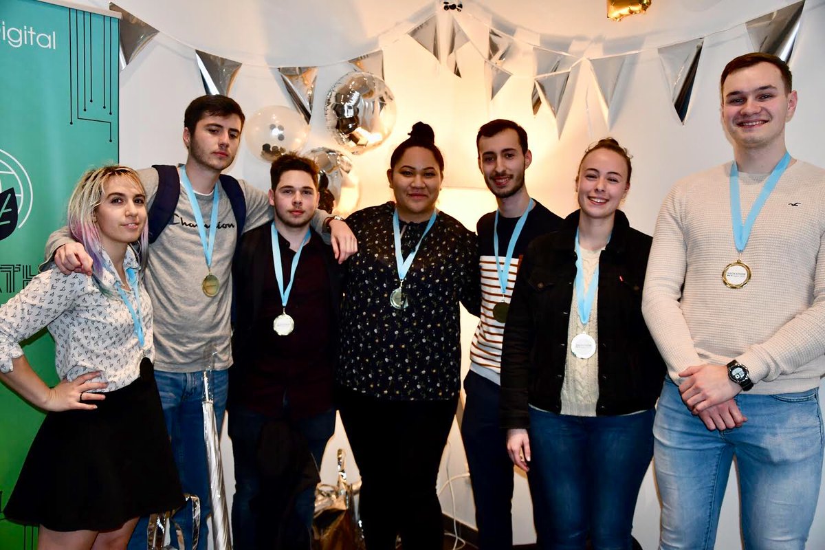 Nad_Alves's tweet photo. 🙌🏼 BRAVO aux étudiants @ECV_Digital_Bdx : Leslie Denort, Fabrice Cotton, Émilie Druette, Moéa Boulard, Matthieu Tholot, Floriane Michelot, Eliot Dupouy & Maël Querré pour ce 1er Prix #HackForGreenImpact ‼️
#ecvdigitalbordeaux #webresponsable ♻️ https://t.co/9VNOAZu0NA