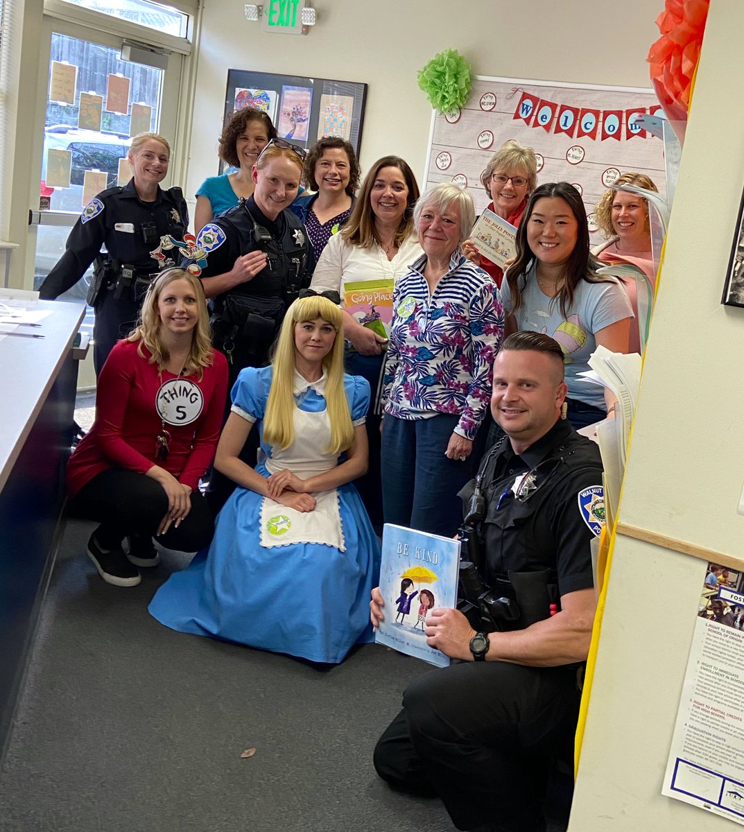Sherrymohebati's tweet photo. READ ACROSS AMERICA CELEBRATION AT BV @BuenaVistaWCSD @bvwcsdYEARBOOK https://t.co/VQyPT0sR6v