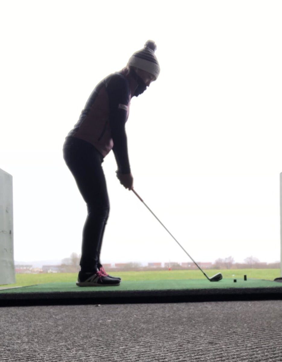 heathermacgolf's tweet photo. One day of blue sky a week is all we’re getting 😳.  Thankfully I had a wee shelter @brucefieldsgolf for practice today... it’s going to be such a treat when I don’t need 4+ layers #oneday https://t.co/R0nApD665m