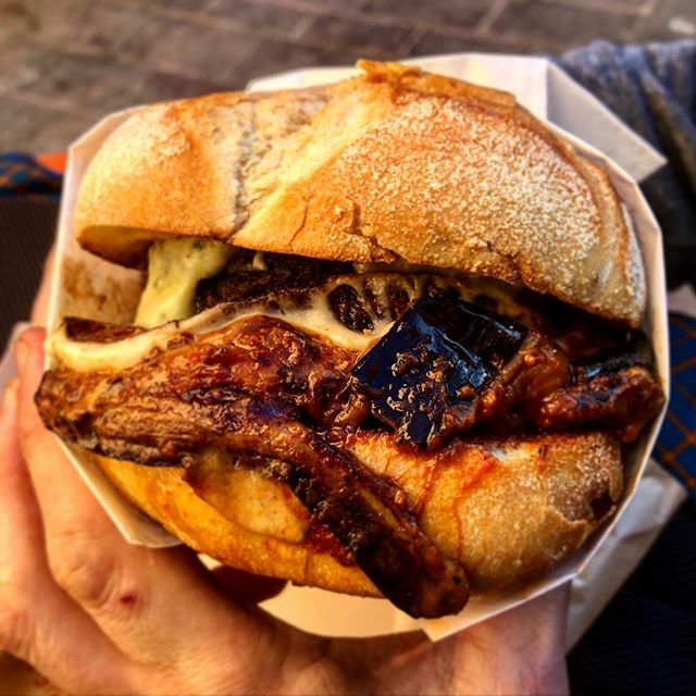 simocasti's tweet photo. Puok Napoli - “Mammà” con parmigiana di melanzane e polpetta fritta.
Se è porno tolgo. 
#puokburgerstore #napoli #foodporn #parmigiana #vomero #vomerofood #cuoredinapoli #cuoredipuok https://t.co/FSHl3GVaNF https://t.co/VcaZli4S1N