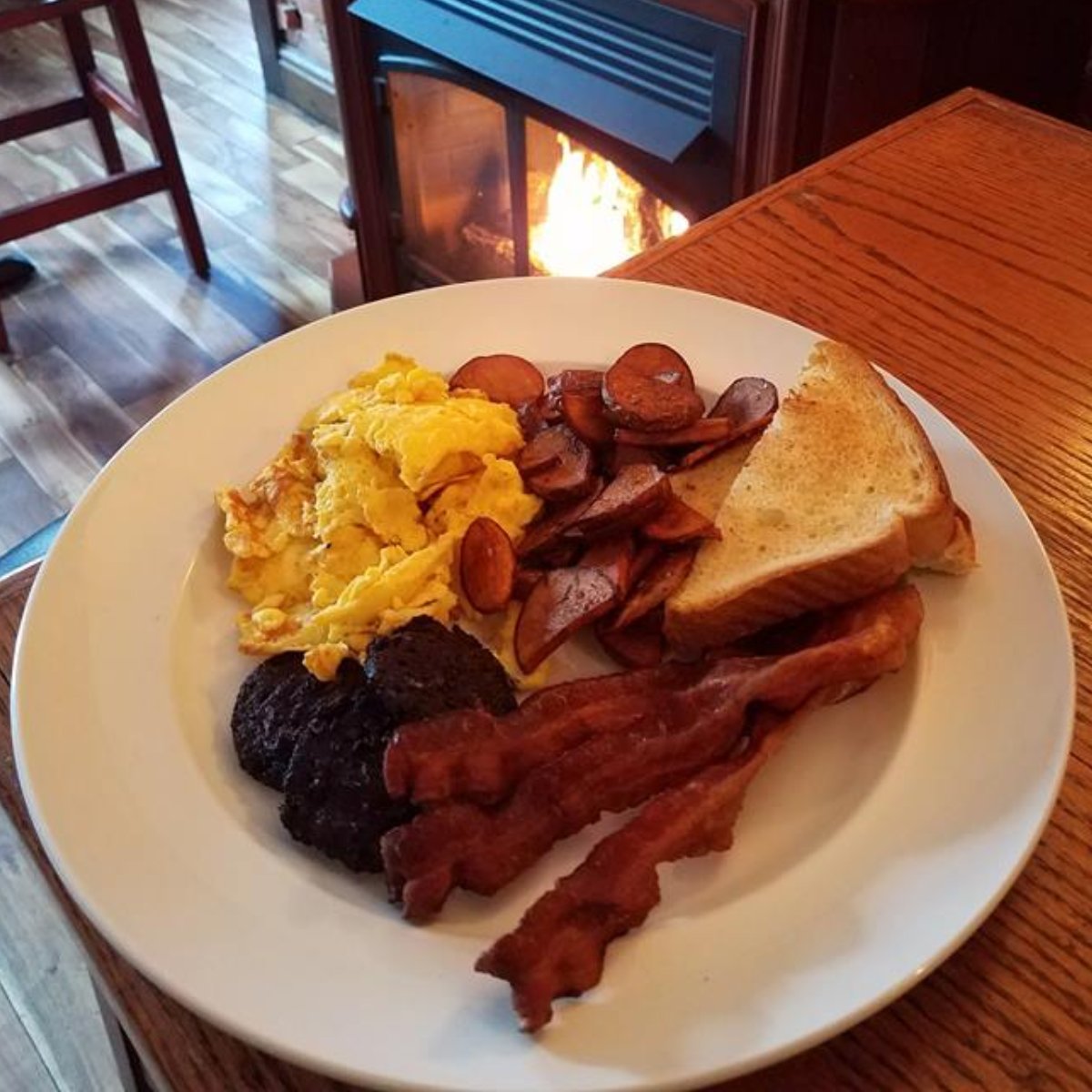 SturgesSpkeasy's tweet photo. Don't go bacon our heart, and give us a visit! https://t.co/9zXIwqDgZr