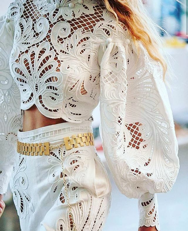 StylebyJustyna's tweet photo. Love the details and puffy sleeves. White and gold is such a nice combination. Via @dresshow #lace#cutouts#fashion#accessories#styleinspiration#white#gold https://t.co/eC6Y5jx7A6
