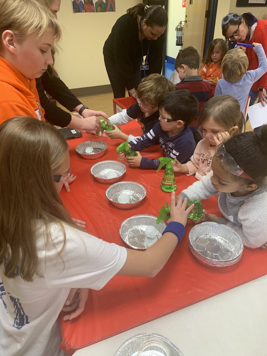 annreidyoung's tweet photo. Experimenting with ice and snow with our buddies ❄️ 🧊 #TrinityLearns #trinity6th https://t.co/dkCHBGviBa