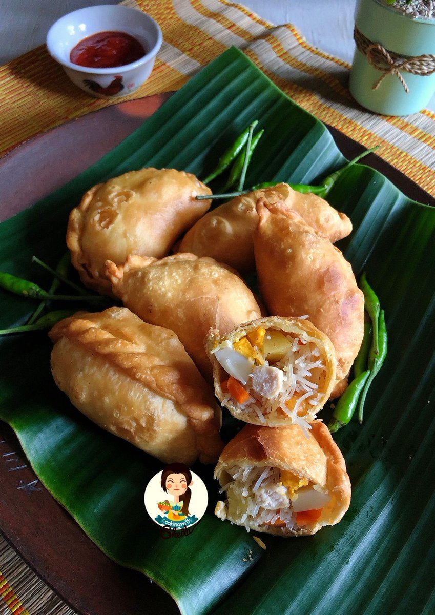 pastel goreng (Indonesian dumplings) 