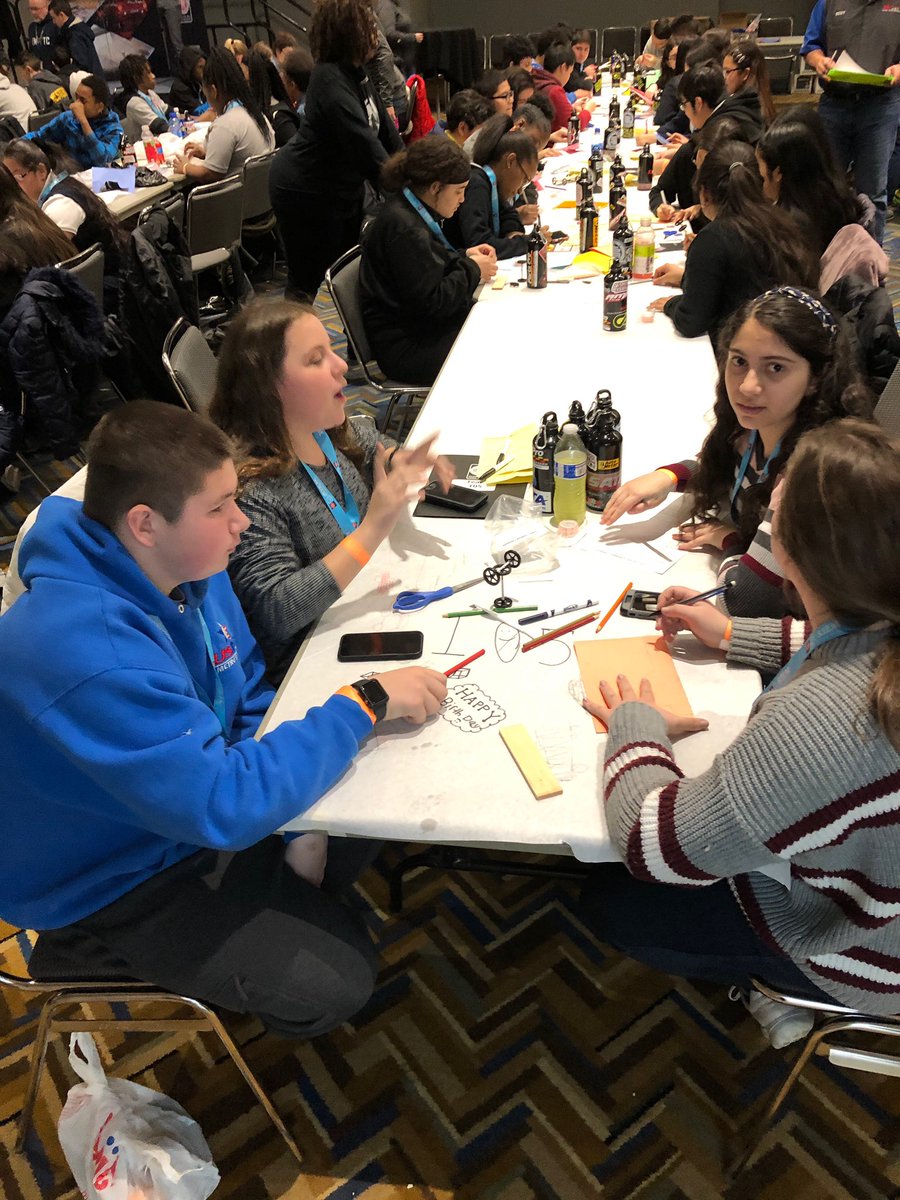 Ten80Ed's tweet photo. Full house (of happy kids and educators) at the #Detroit CUS.T.E.M. Car Experience. #WeRTen80
#SEMAeducation #drivingSTEM #STEM #STEMeducation #innovation #tech #customcars #cars https://t.co/mQASilwkwr
