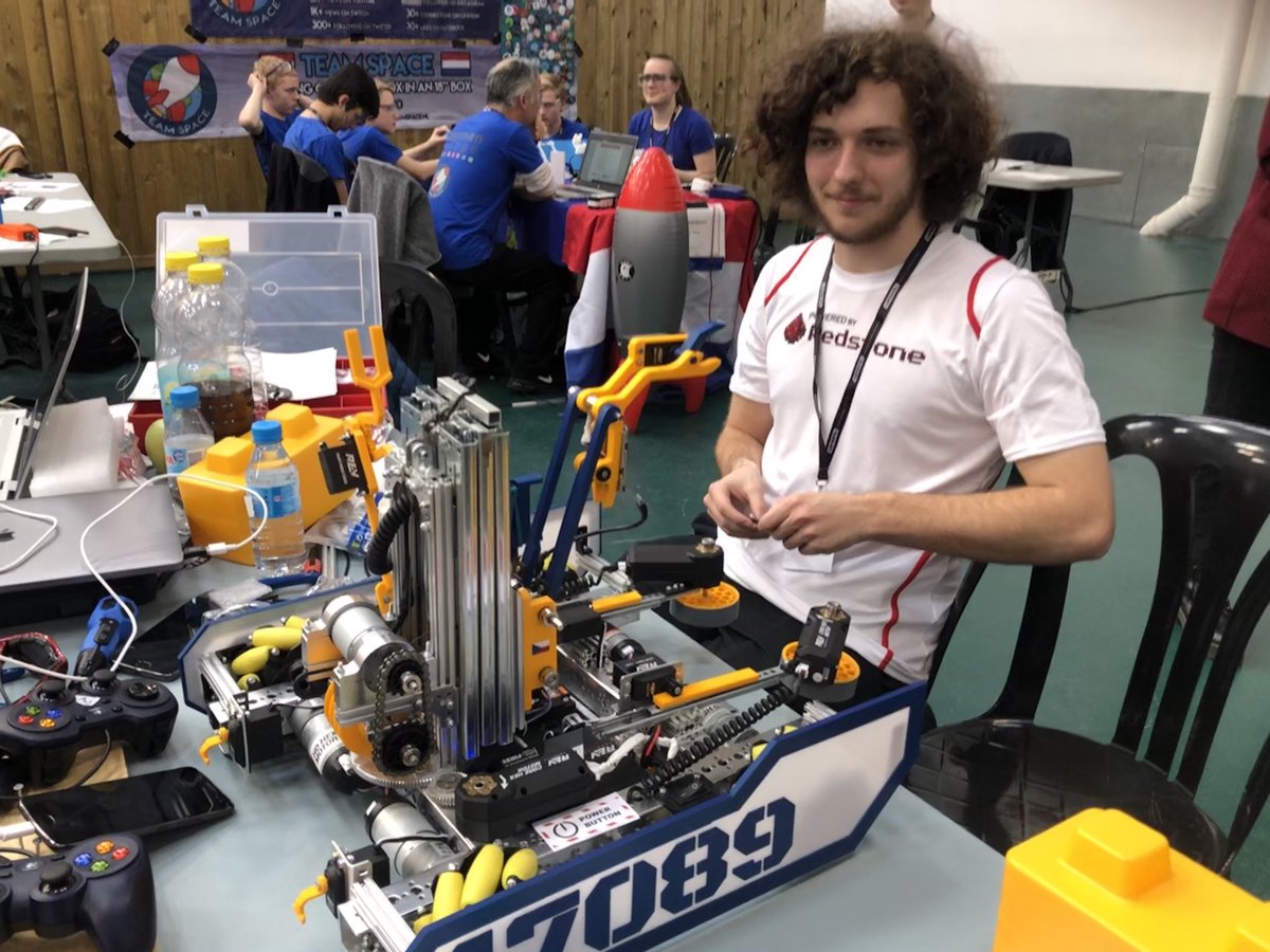 xcalvov's tweet photo. Amazing #robots built by students prepared to compete in the FIRST Tech Challenge. Proud to support this young talent with #SOLIDWORKS #FTCSpain #FTCUvic #SKYSTONE ⁦@SOLIDWORKSedu⁩ ⁦ @FTCTeams⁩ ⁦@FIRSTweets⁩ https://t.co/Vuk7kobkwY