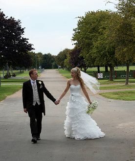 BestFayres's tweet photo. Only 9 days till one of THE Best Wedding Fayres in Suffolk
TRINITY PARK Ipswich( Suffolk Showground)
Sun 8th Mar 11am-3.30pm
More than 60 wonderful wedding suppliers and venues
Come &amp; Be Inspired for YOUR Dream Wedding! https://t.co/iZ2BkIeKEg
