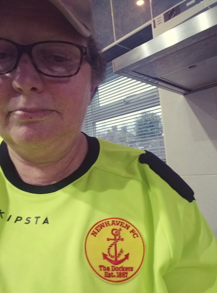 redtop63's tweet photo. It's really not that wet or windy , not enough to stop this oldie keeper playing for @HrtUnited tonight at the @SussexCountyFA Festival in Eastbourne #AlwaysAKeeper #NeverTooOld #OldMoggy https://t.co/0JqK58LGmG