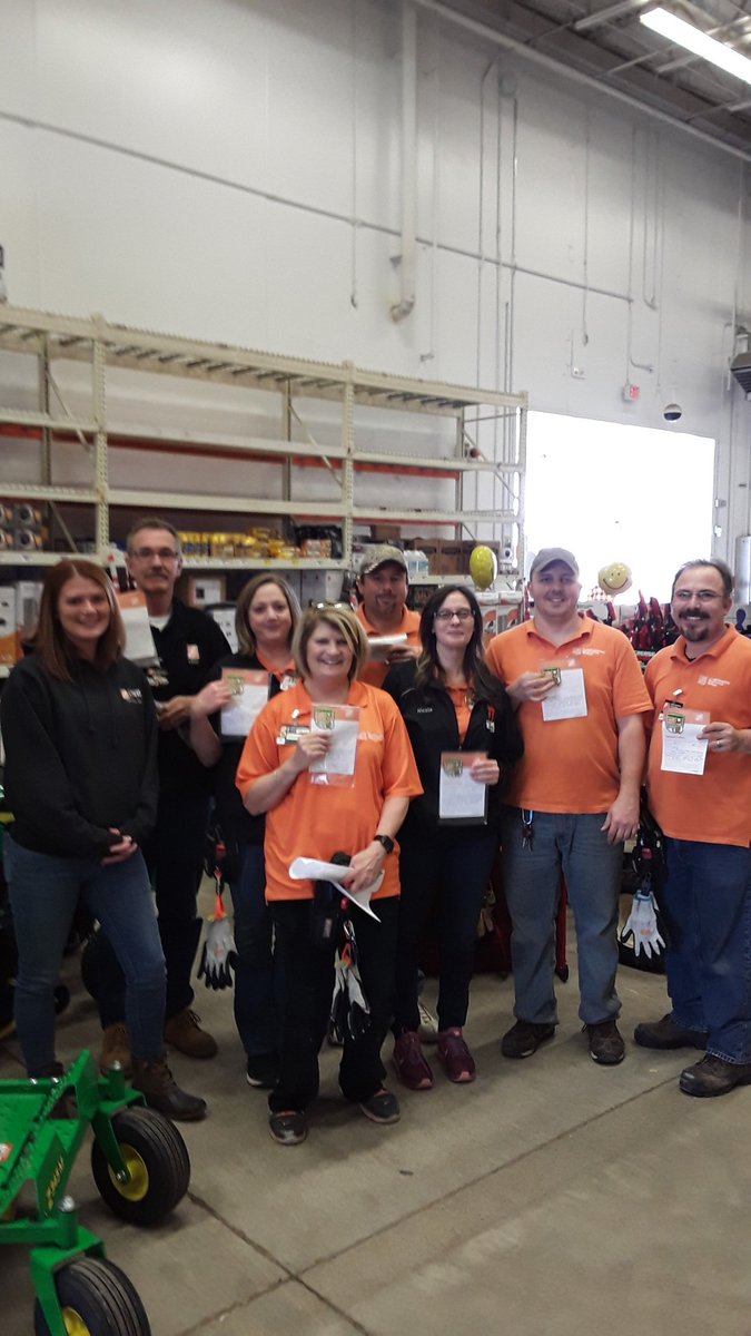 petty_doug's tweet photo. Brittany stopped by to thank the Met team at 3848 for a great week working with the team!  Thanks Brittany we will miss you! https://t.co/7ctg5CoL7k